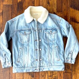 Pac Sun Light Blue Denim Jacket w/ White Sherpa interior & collar Size: SMALL